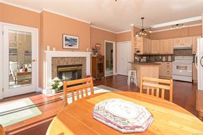 13-4318 Emily Carr Dr — listing photo 15 of 29