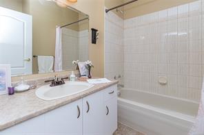 13-4318 Emily Carr Dr — listing photo 25 of 29