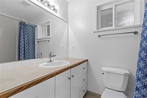 3104 Dolphin Dr — listing photo 16 of 38