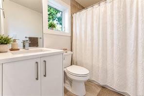 7-1032 Cloverdale Ave — listing photo 27 of 39