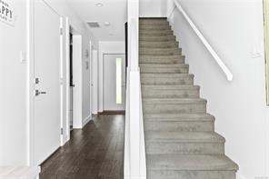 7-1032 Cloverdale Ave — listing photo 29 of 39