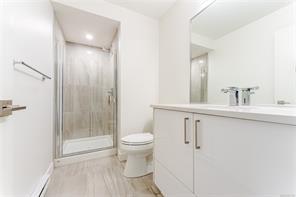 7-1032 Cloverdale Ave — listing photo 32 of 39