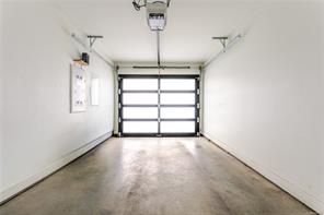 7-1032 Cloverdale Ave — listing photo 35 of 39
