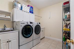 2989 Lakewood Pl — listing photo 40 of 56