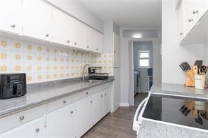 386 Burnside Rd — listing photo 24 of 52