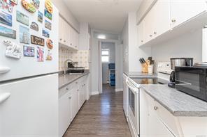 386 Burnside Rd — listing photo 25 of 52