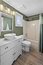 8-947 Caledonia Ave — listing photo 15 of 33