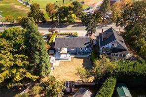916 Burnside Rd — listing photo 30 of 33