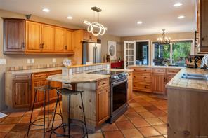 2144 Angus Rd — listing photo 19 of 74