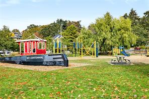 314-1315 Esquimalt Rd — listing photo 34 of 44