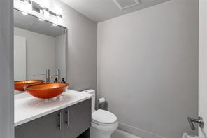 2-834 Johnson St — listing photo 15 of 38