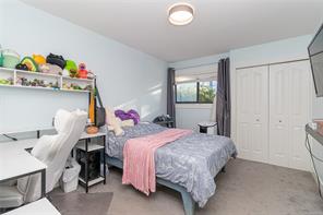 615 Sturdee St — listing photo 27 of 42