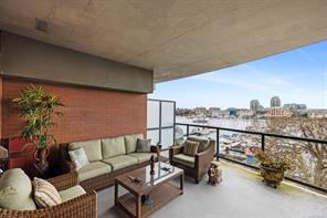 517-21 Dallas Rd — listing photo 14 of 64