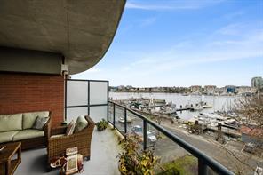 517-21 Dallas Rd — listing photo 16 of 64