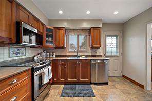 844 Rockheights Ave — listing photo 14 of 35