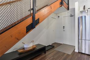 405-829 Goldstream Ave — listing photo 19 of 42