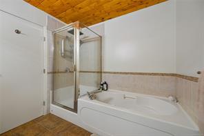 405-829 Goldstream Ave — listing photo 29 of 42