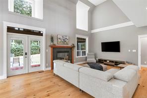 2944 Roozendaal Rd — listing photo 15 of 94