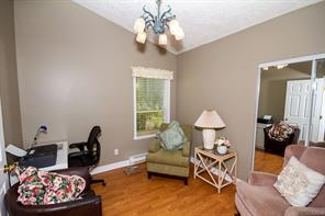 2-709 Luscombe Pl — listing photo 27 of 37