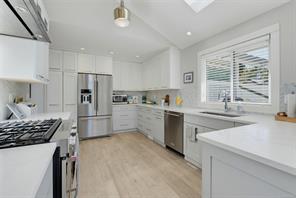 6481 Rodolph Rd — listing photo 15 of 60