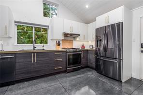 111 Horbury Rd — listing photo 16 of 96