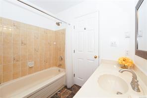24-4630 Lochside Dr — listing photo 28 of 32