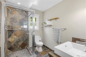 885 Glenhale Cres — listing photo 59 of 96