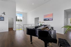 755 Butterfield Rd — listing photo 19 of 56