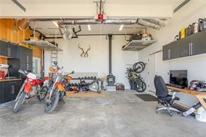 1071 Uplands Close — listing photo 31 of 48