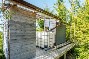 1071 Uplands Close — listing photo 34 of 48