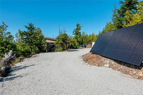 1071 Uplands Close — listing photo 35 of 48