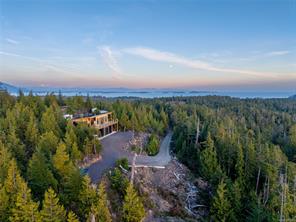 1071 Uplands Close — listing photo 42 of 48