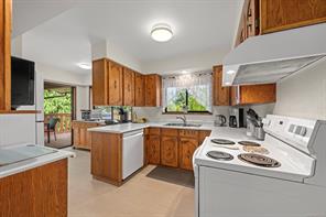 4344 Briardale Rd — listing photo 14 of 61