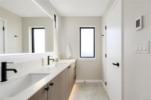 4-2100 Allenby St — listing photo 36 of 71