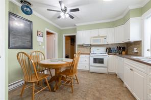 3885 14th Ave — listing photo 13 of 28
