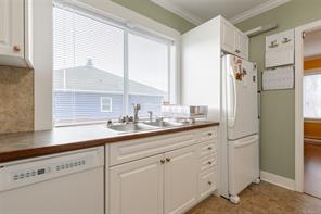 3885 14th Ave — listing photo 16 of 28