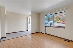 3234 Douglas St — listing photo 15 of 82