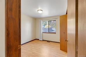 3234 Douglas St — listing photo 17 of 82