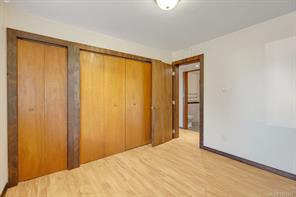 3234 Douglas St — listing photo 20 of 82