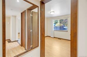 3234 Douglas St — listing photo 21 of 82