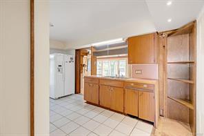 3234 Douglas St — listing photo 25 of 82
