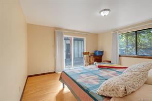 3234 Douglas St — listing photo 41 of 82