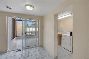 3234 Douglas St — listing photo 51 of 82