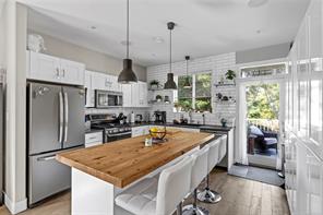 $950,000 - 513 Martina Way<br>Nanaimo, British Columbia, V9T 0E2
