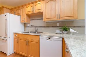 201-9905 Fifth St — listing photo 16 of 40
