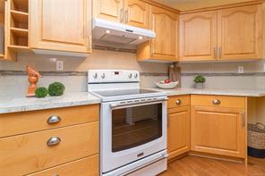 201-9905 Fifth St — listing photo 17 of 40
