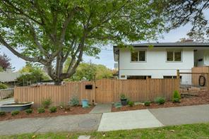 2207 Victor St, Victoria