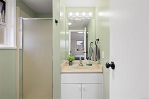 2207 Victor St — listing photo 23 of 37