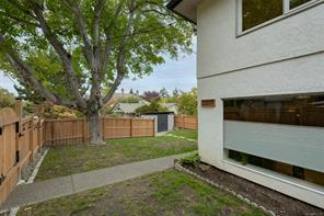 2207 Victor St — listing photo 29 of 37