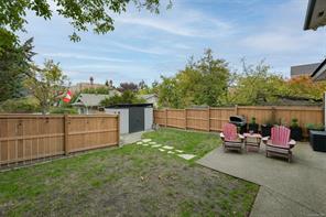 2207 Victor St — listing photo 32 of 37